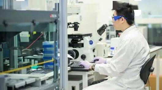 守護(hù)愛(ài)的記憶,從容面對(duì)阿爾茨海默癥 ad